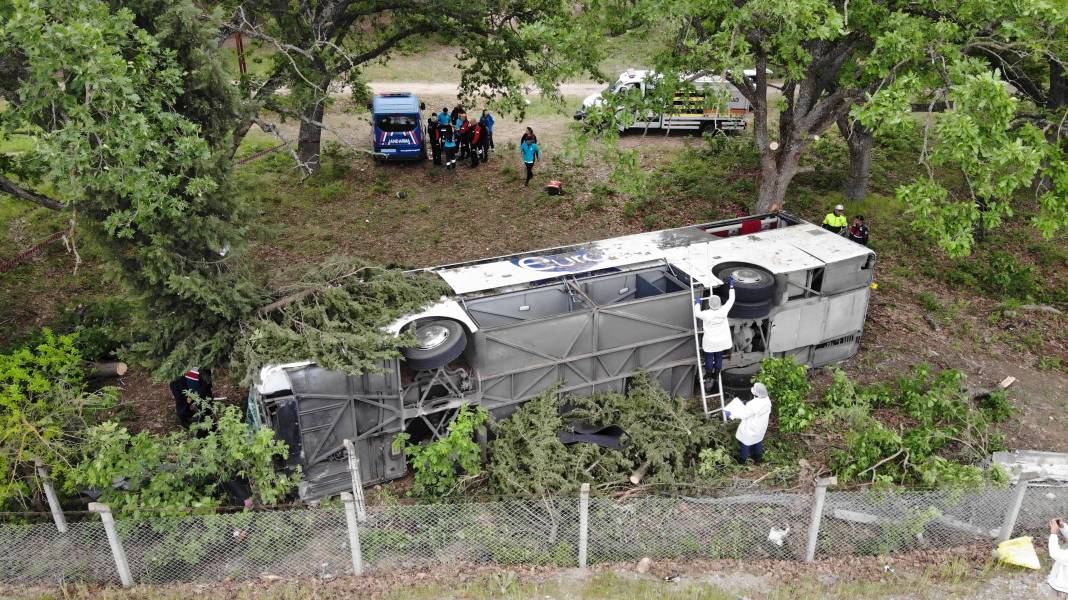 Kırklareli'nde yolcu otobüsü devrildi: 11 yaralı 13